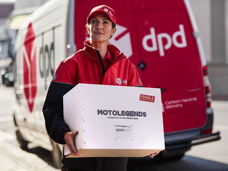 DPD driver with Motolegends box